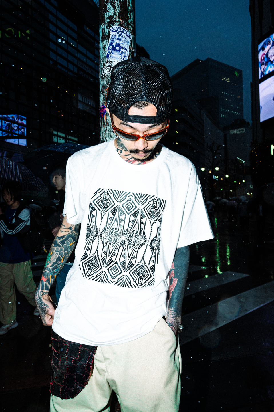 TRIBAL TATTOO ARTIST YAS x BUGBUGG TEE SHIRTS(White)